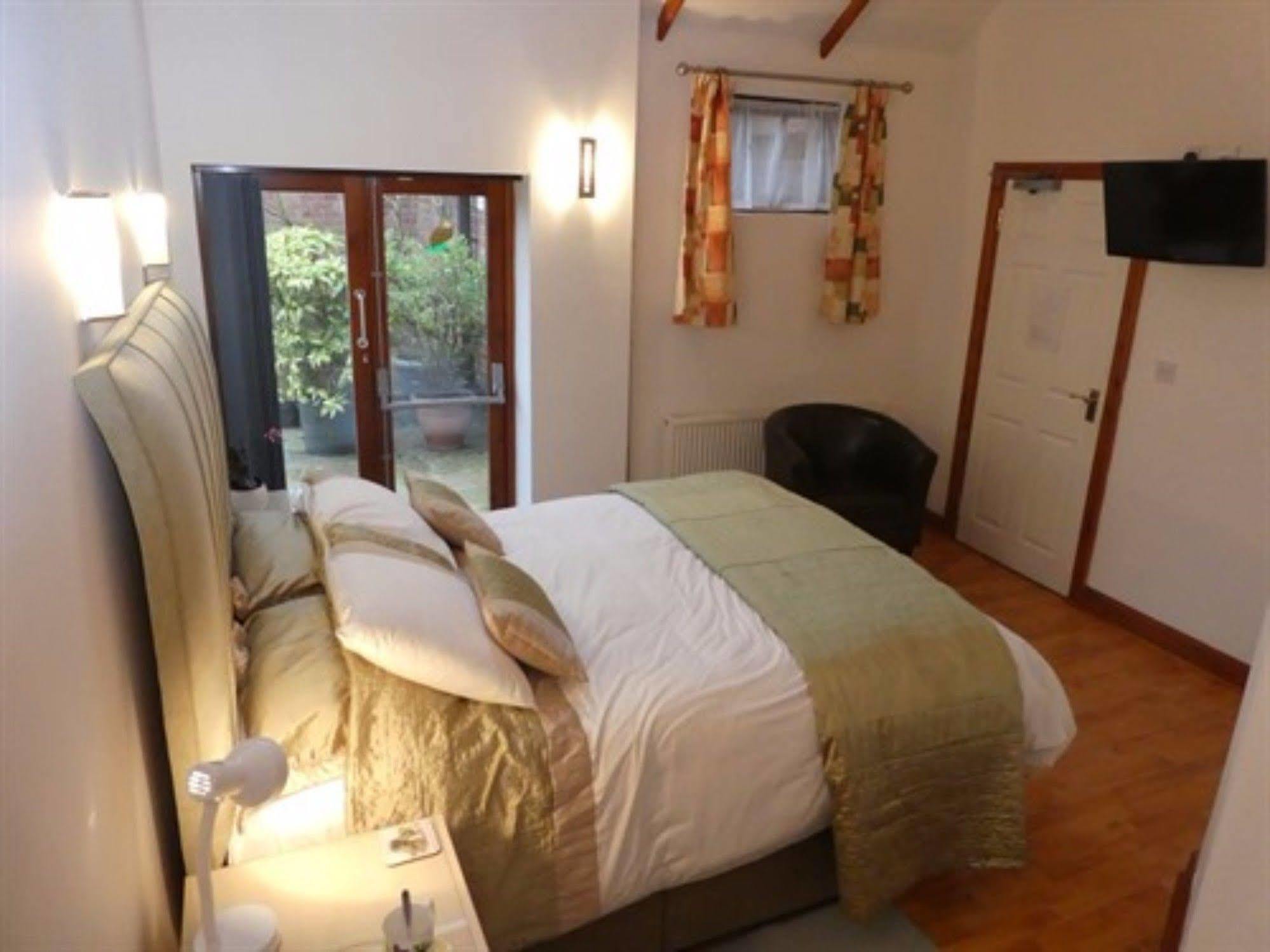 เวสต์วิว Hotel Louth  ภายนอก รูปภาพ